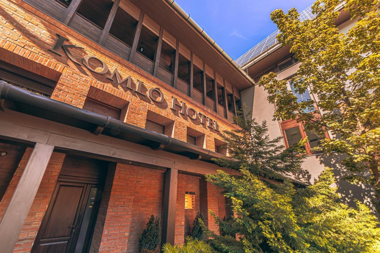 Komló Hotel Gyula Exterior foto